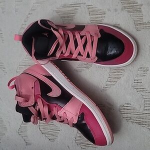Girls Nike Air Jordan 1 Mid Coral Chalk Sz 3Y